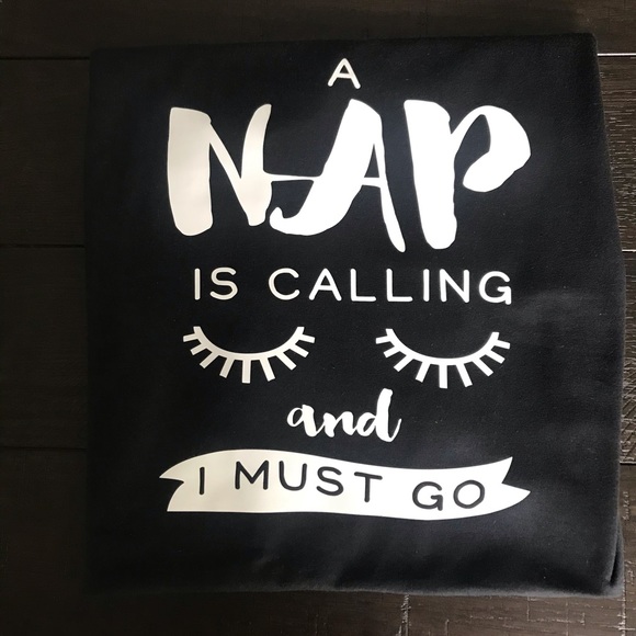 Graphic tee- A nap is calling - Picture 3 of 3